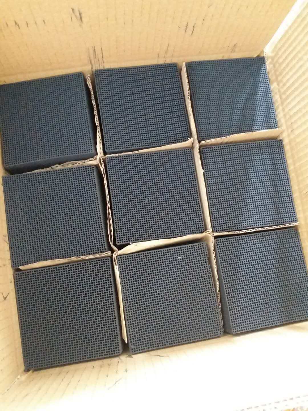 <a href=http://www.fliange.cn/fwzhxt/ target=_blank class=infotextkey>蜂窩活性炭</a>一箱展示