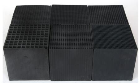 工業(yè)防水型<a href=http://www.fliange.cn/fwzhxt/ target=_blank class=infotextkey>蜂窩活性炭</a>批發(fā)多少錢